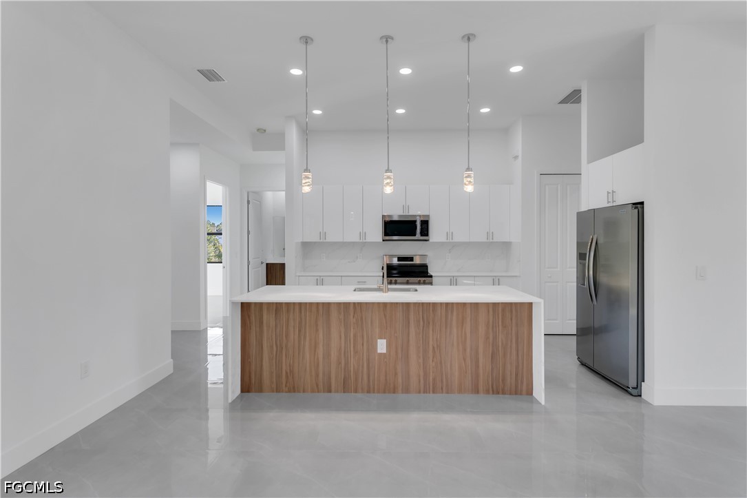 4 Bed SingleFamilyResidence for Sale in Lehigh Acres, photo 21
