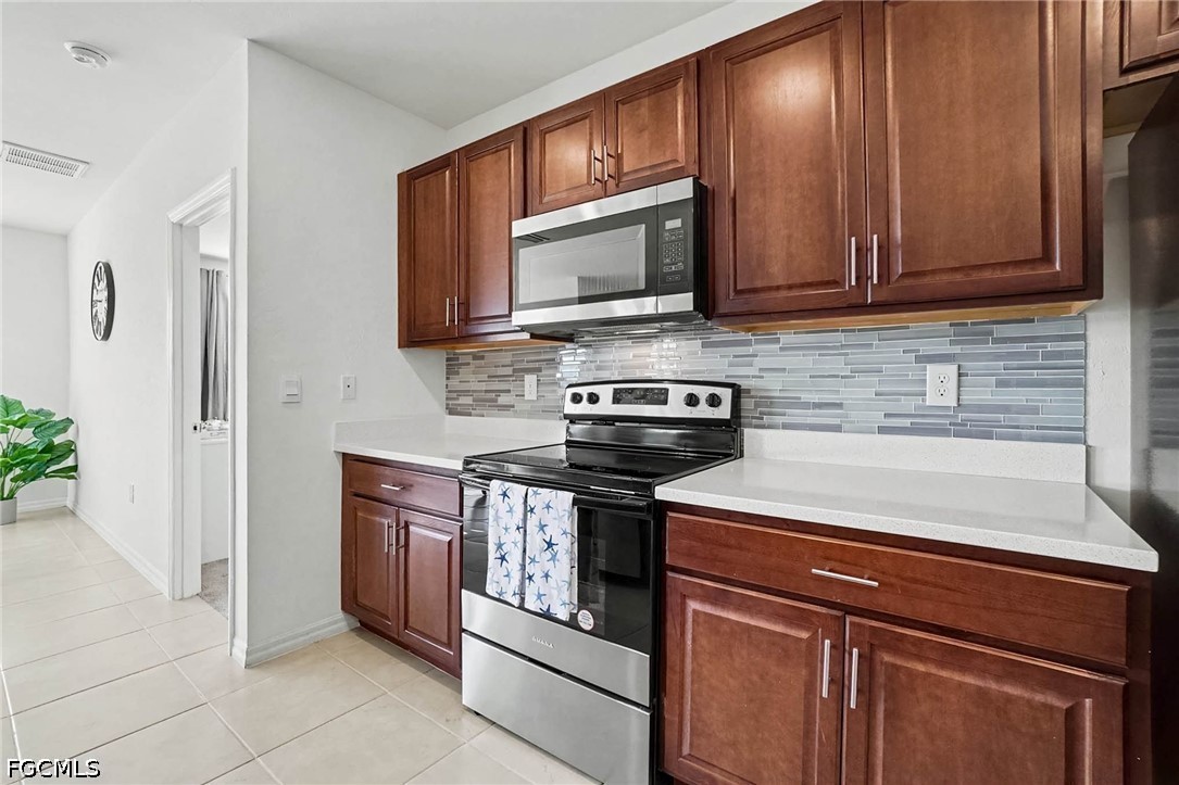 3 Bed SingleFamilyResidence for Sale in Cape Coral, photo 21