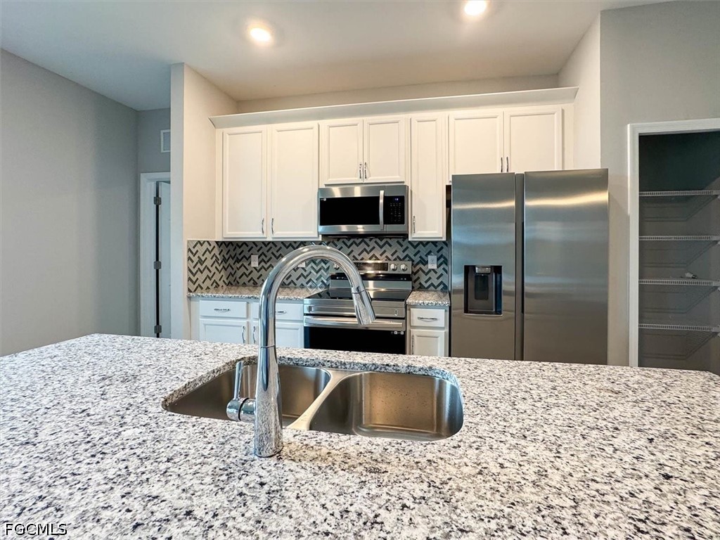 3 Bed SingleFamilyResidence for Sale in Cape Coral, photo 21