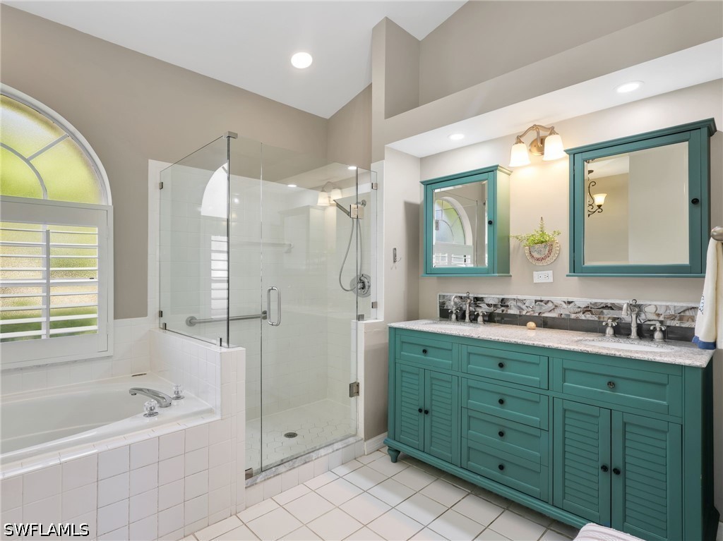 3 Bed SingleFamilyResidence for Sale in Naples, photo 21