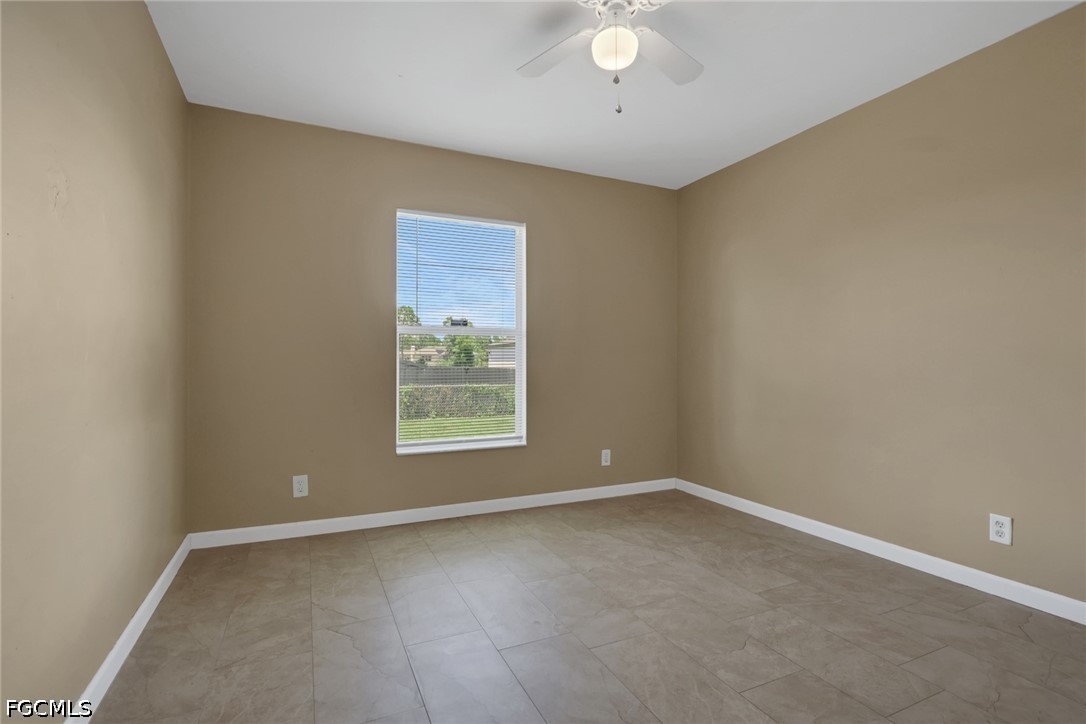 3 Bed SingleFamilyResidence for Sale in Cape Coral, photo 21