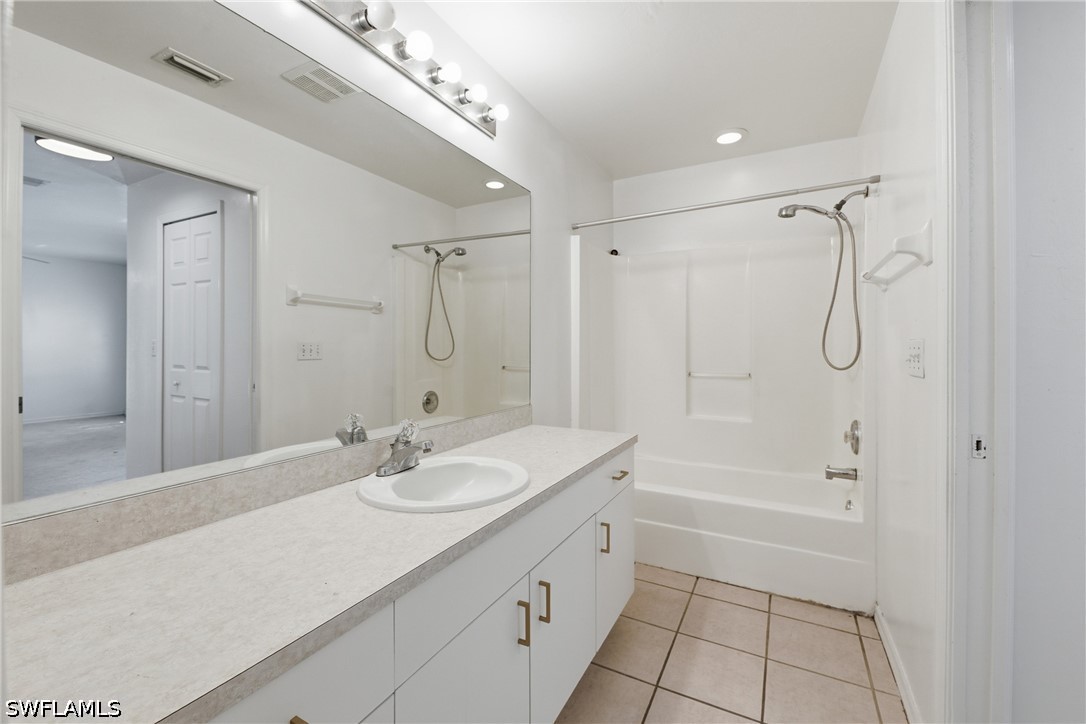 3 Bed SingleFamilyResidence for Sale in Cape Coral, photo 21