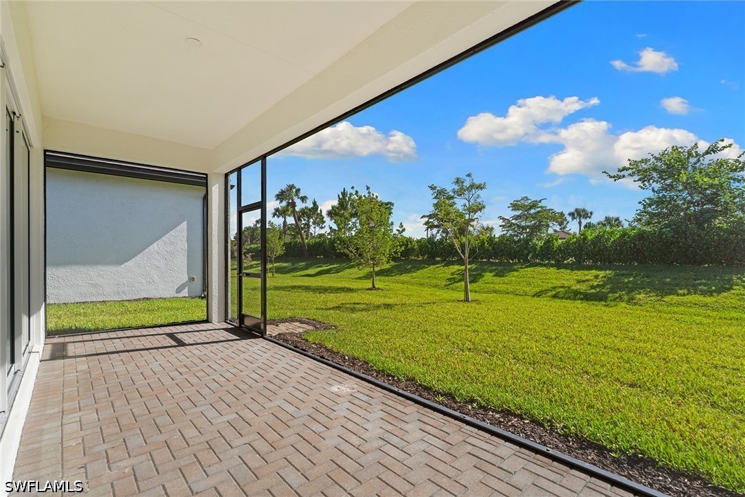 2 Bed SingleFamilyResidence for Sale in Naples, photo 21