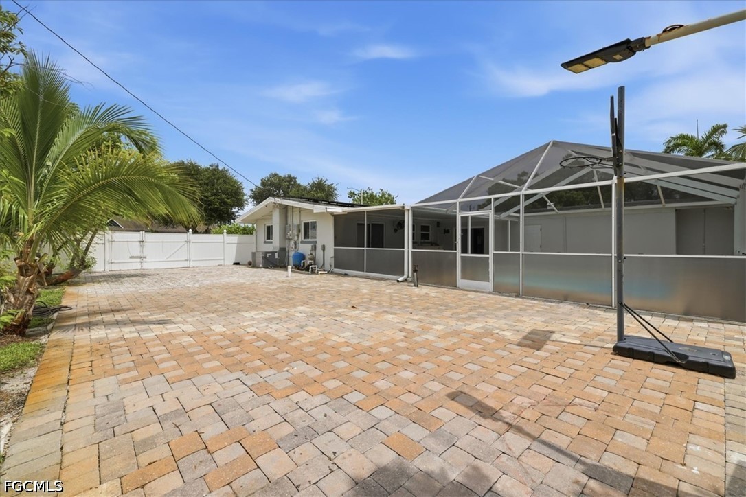 3 Bed Pool Home for Sale in Palmlee Park, photo 21