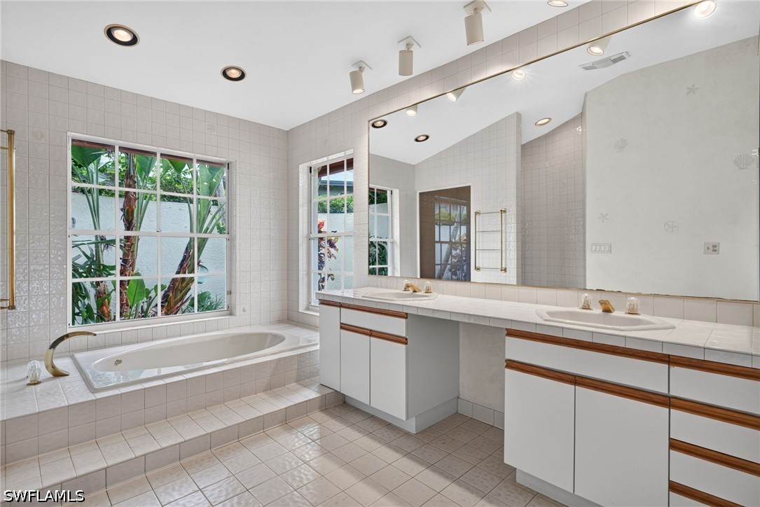 3 Bed Pool Home for Sale in Naples, photo 21