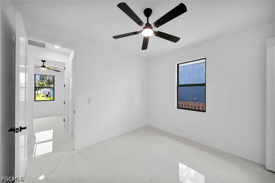 3 Bed SingleFamilyResidence for Sale in Cape Coral, photo 21