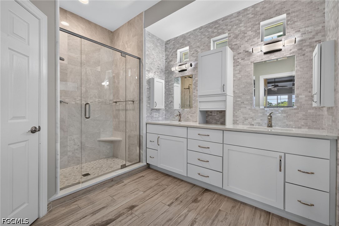 4 Bed Waterfront Home for Sale in Crown Colony, photo 21