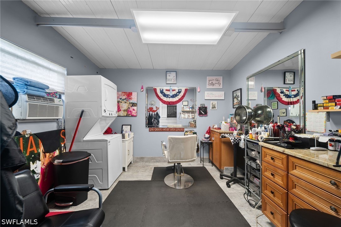 2 Bed ManufacturedHome for Sale in Naples, photo 21