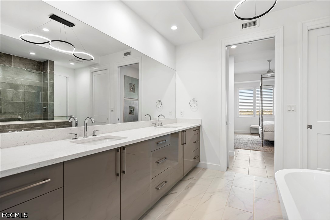 3 Bed Condominium for Sale in Naples, photo 21