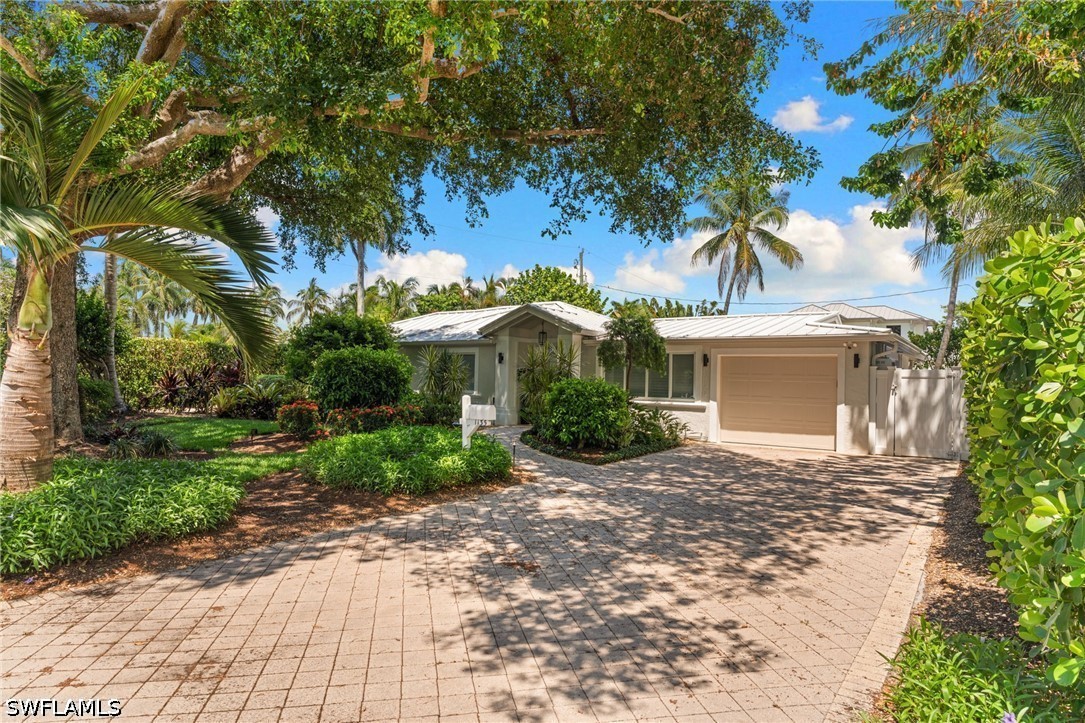 3 Bed Pool Home for Sale in Olde Naples, photo 21