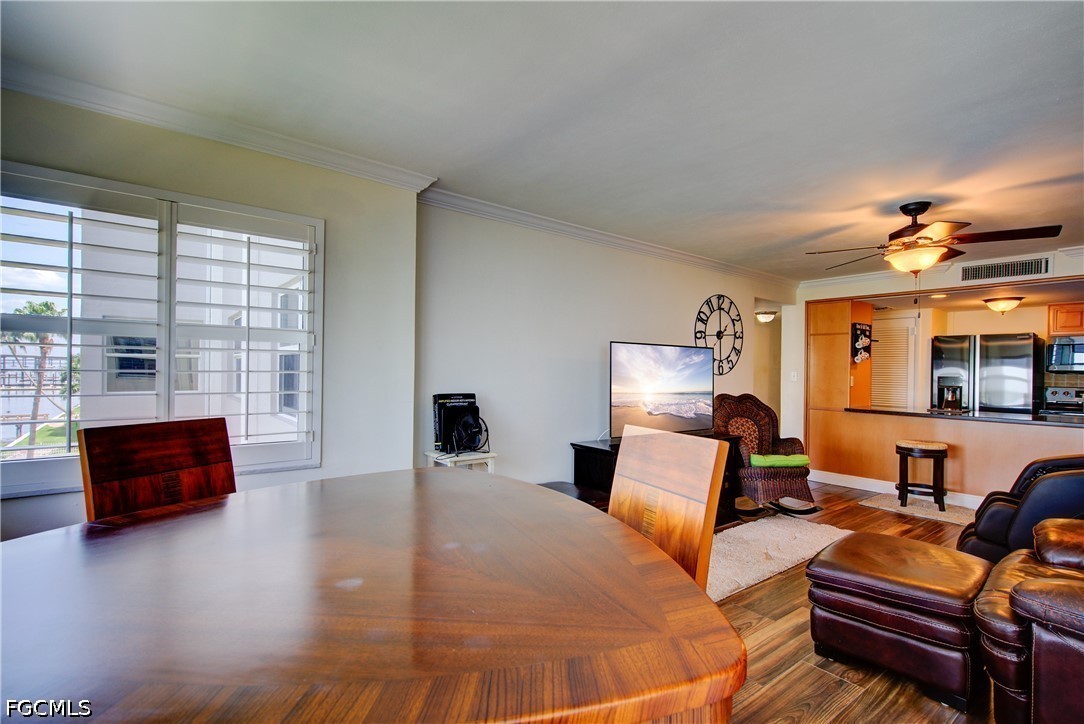 1 Bed Waterfront Home for Sale in Fort Myers, photo 21