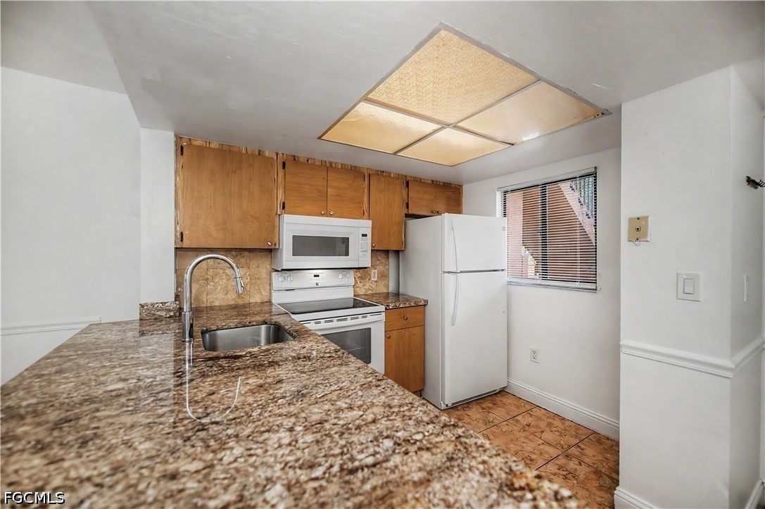 2 Bed Condominium for Sale in Fort Myers, photo 21