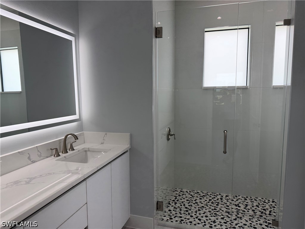 2 Bed SingleFamilyResidence for Sale in Naples, photo 21
