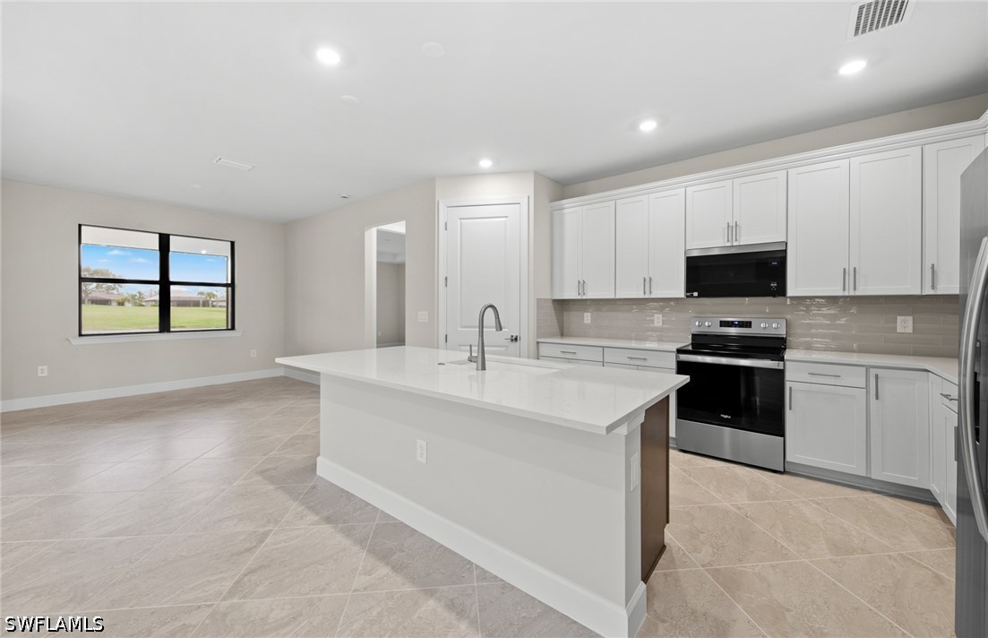 3 Bed Waterfront Home for Sale in Country Club, photo 21