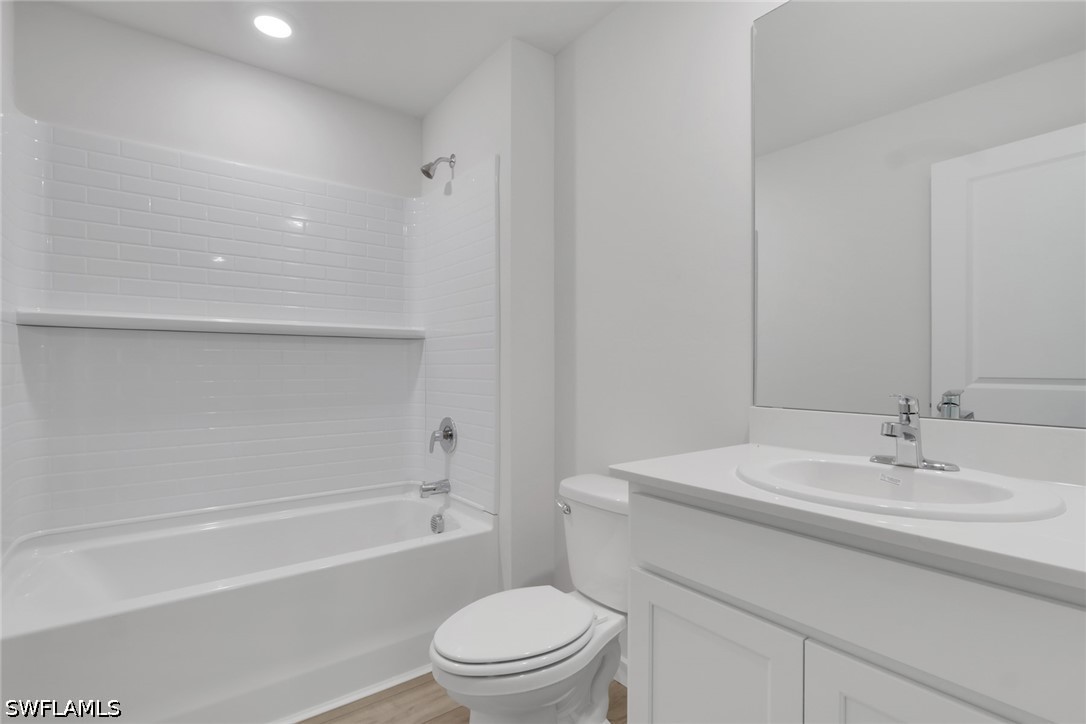 3 Bed SingleFamilyResidence for Sale in Avalon, photo 21