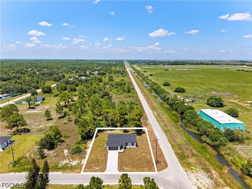 3 Bed SingleFamilyResidence for Sale in Lehigh Acres, photo 21