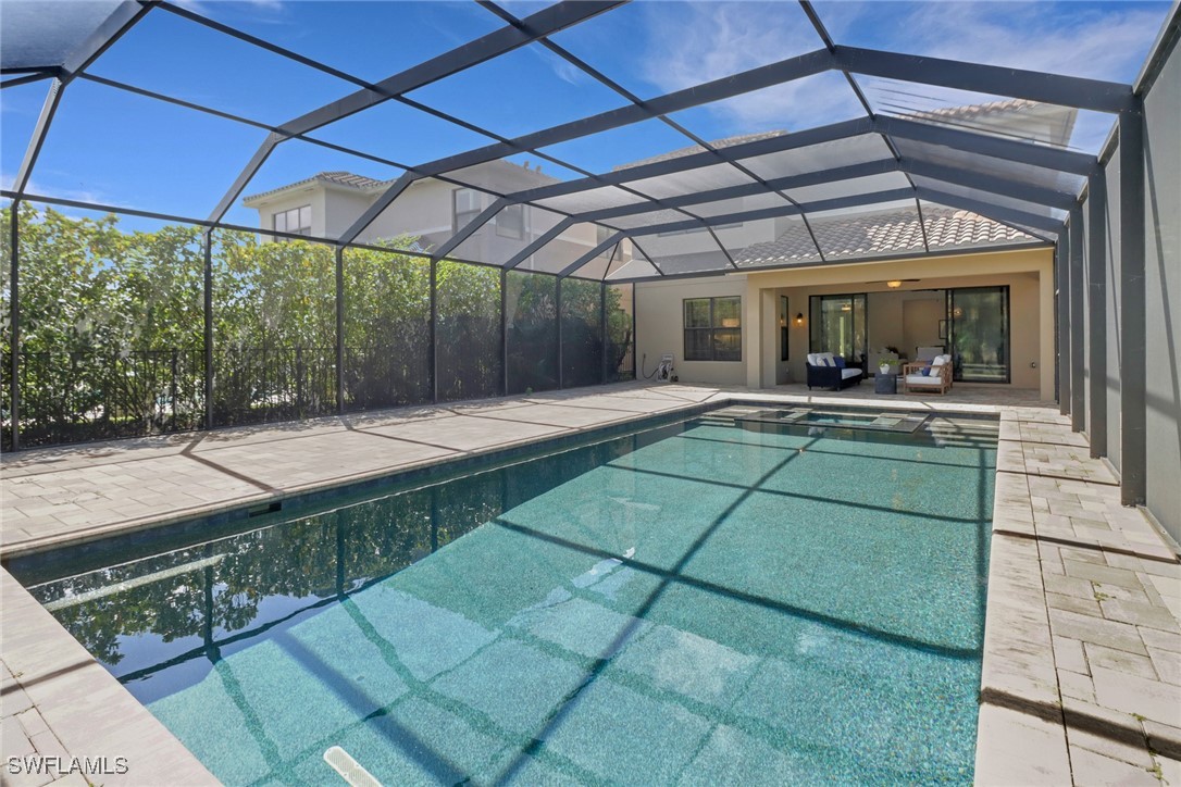 5 Bed Pool Home for Sale in Marbella Isles, photo 22