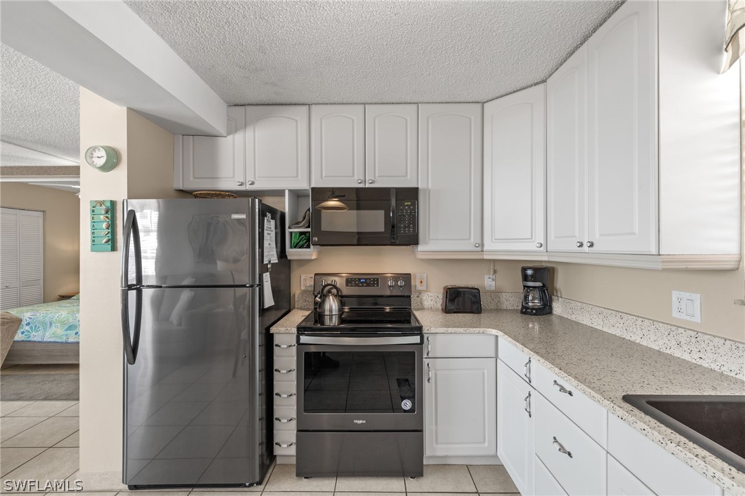 1 Bed Waterfront Home for Sale in Beach And Tennis Club, photo 22