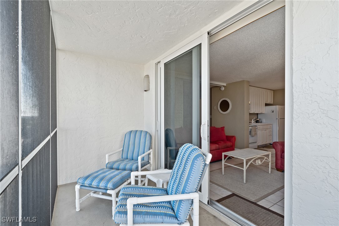 1 Bed Waterfront Home for Sale in Beach And Tennis Club, photo 22