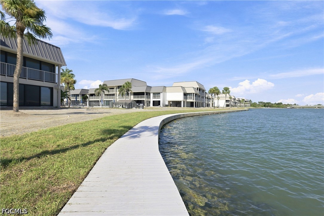 1 Bed Waterfront Home for Sale in Sanibel, photo 22