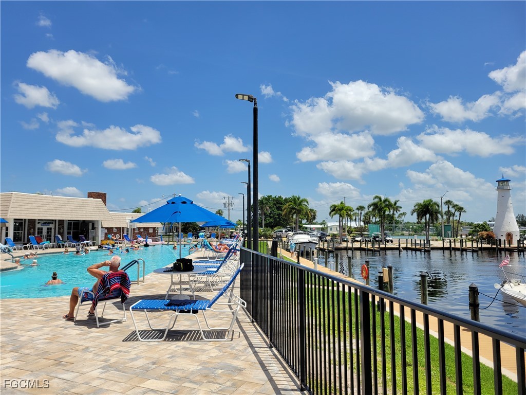 2 Bed ManufacturedHome for Sale in Old Bridge Village, FL — photo 22