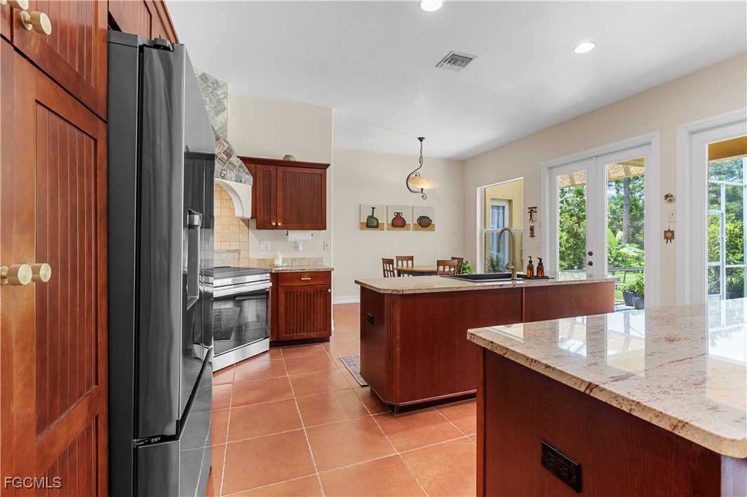3 Bed Pool Home for Sale in Cape Coral, photo 22