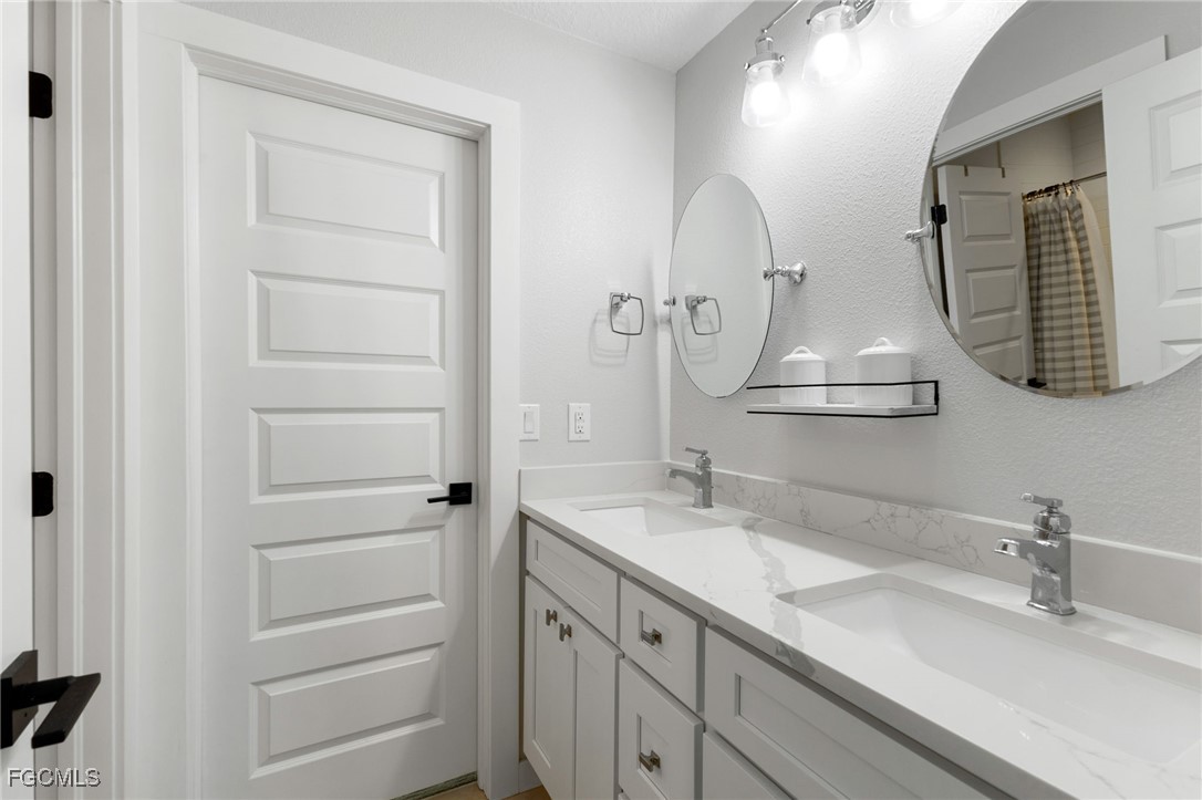4 Bed SingleFamilyResidence for Sale in Los Colony, FL — photo 22