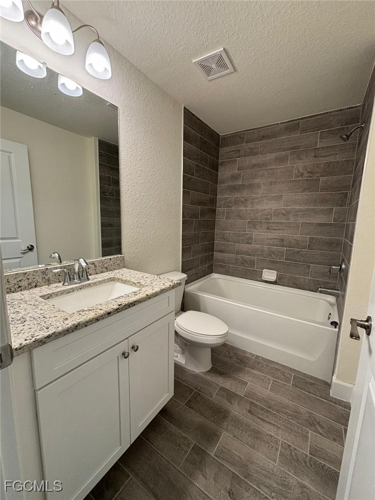 4 Bed SingleFamilyResidence for Sale in Lehigh Acres, photo 22