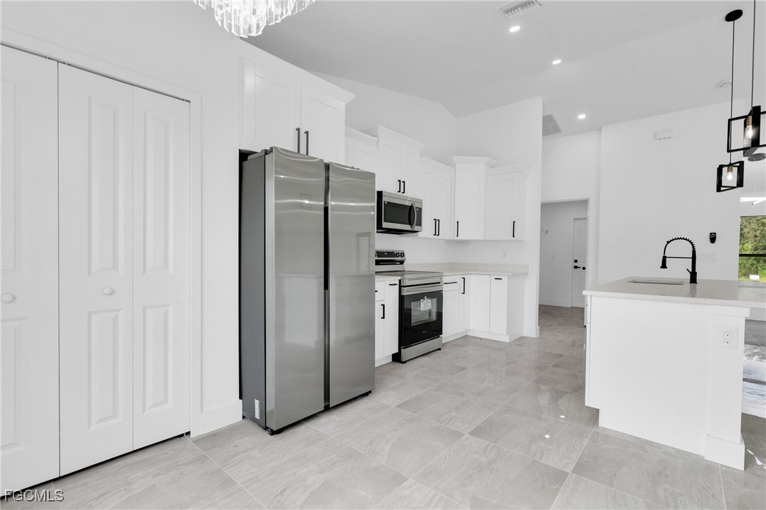 3 Bed SingleFamilyResidence for Sale in Lehigh Acres, photo 22