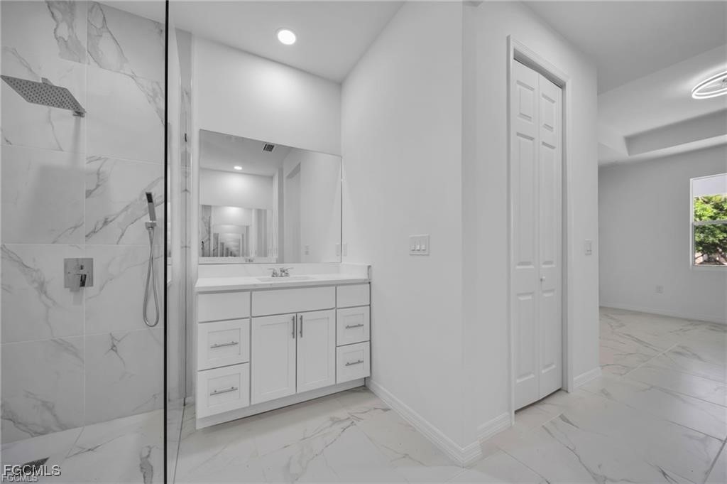 3 Bed SingleFamilyResidence for Sale in Lehigh Acres, photo 22