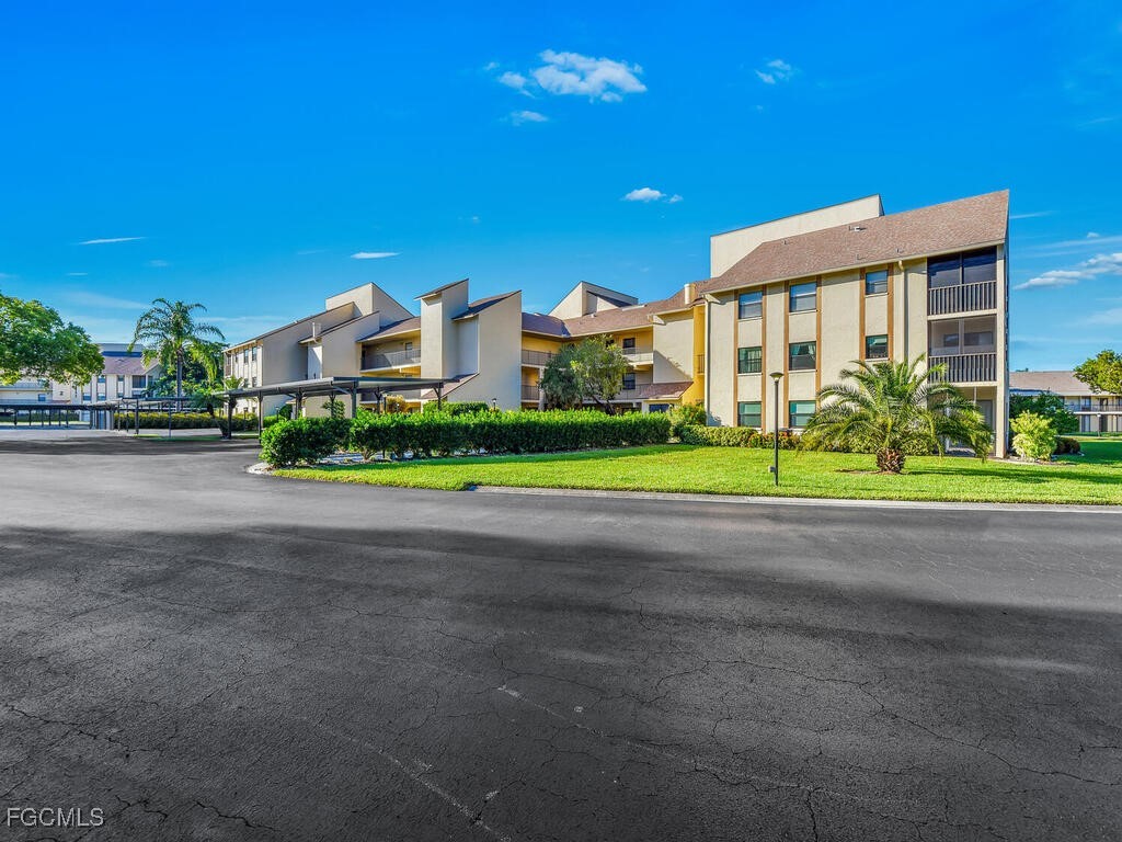 2 Bed Condominium for Sale in Fort Myers, FL, $134,900 — photo 22