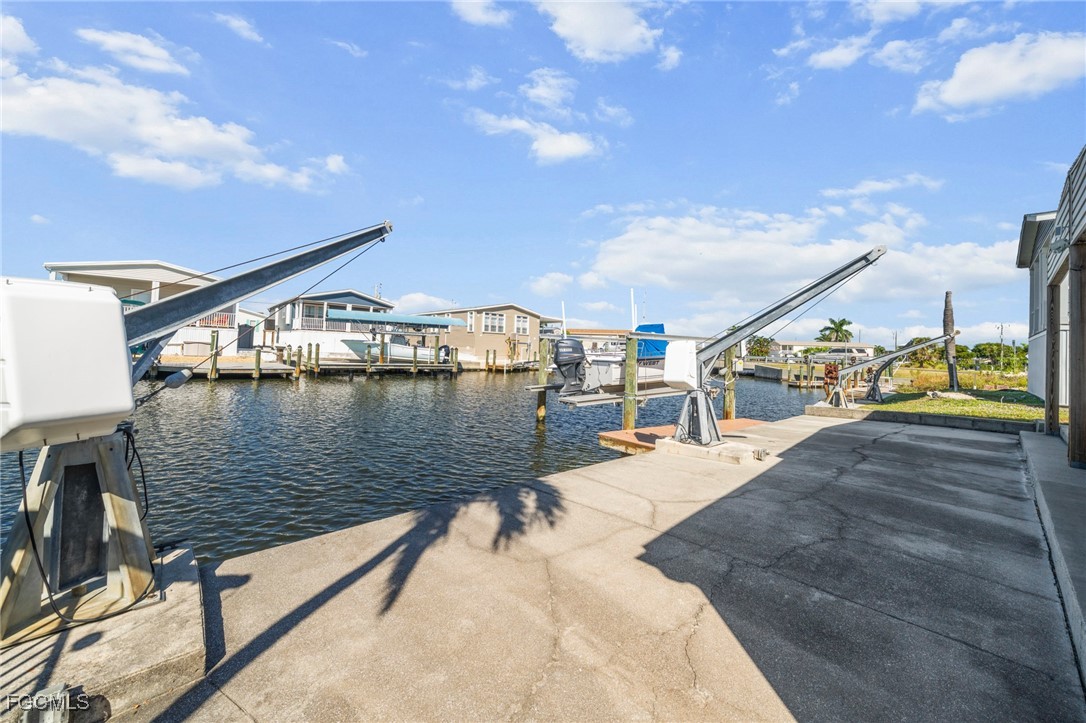 2 Bed Waterfront Home for Sale in St James City, photo 22