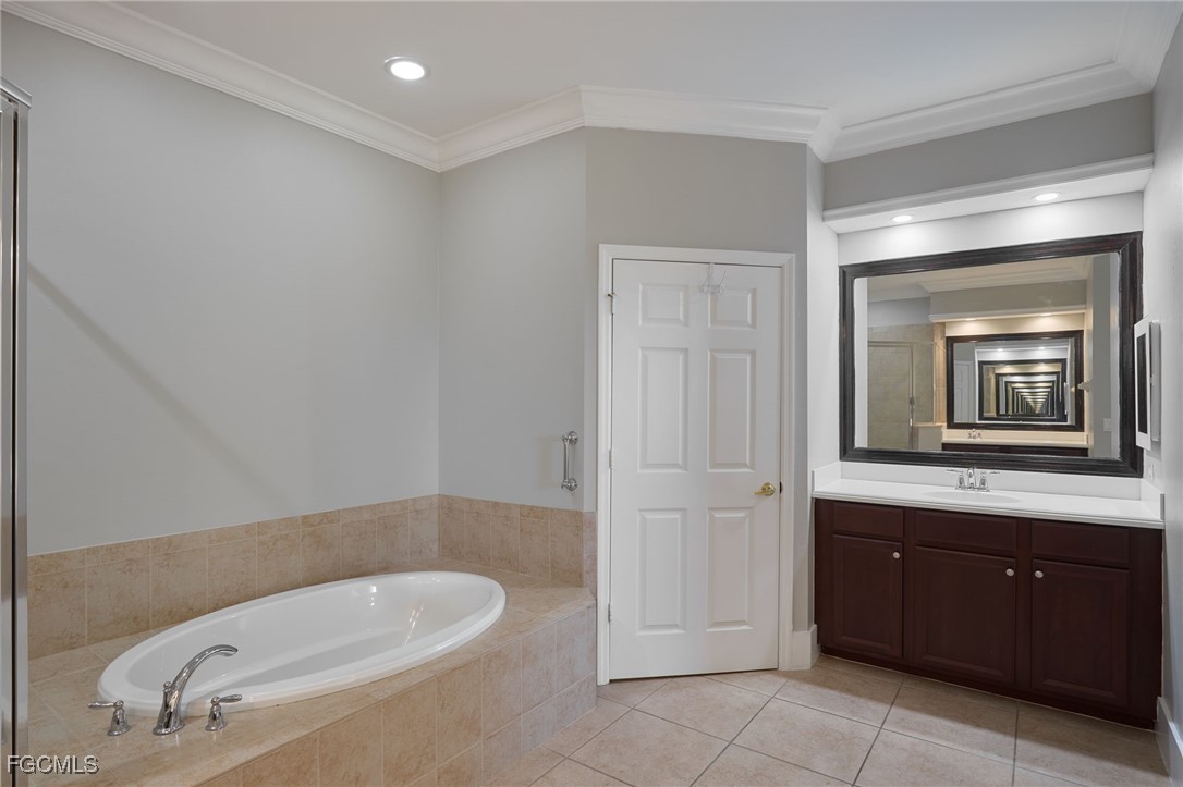 3 Bed Waterfront Home for Sale in Lucaya, FL, $380,000 — photo 22