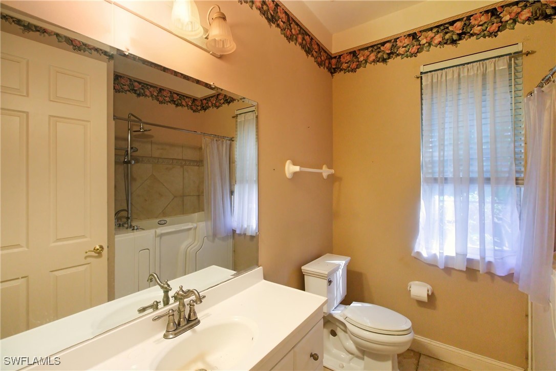3 Bed SingleFamilyResidence for Sale in Naples, photo 22