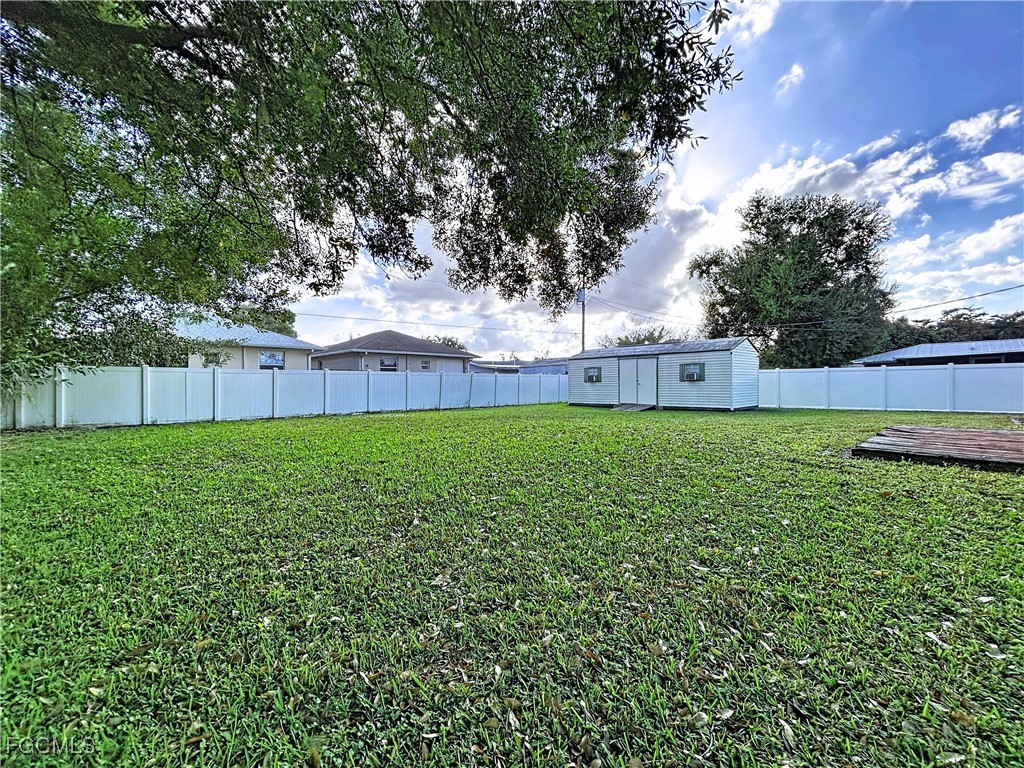 3 Bed SingleFamilyResidence for Sale in Fort Myers, photo 22