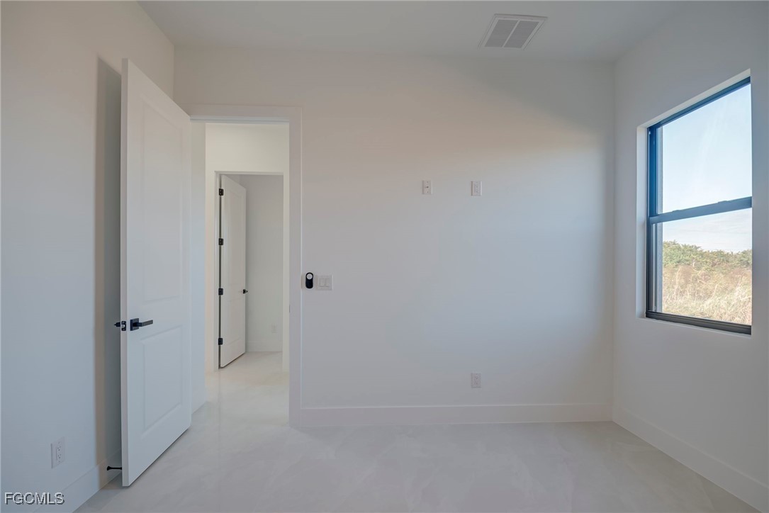 3 Bed SingleFamilyResidence for Sale in Lehigh Acres, photo 22