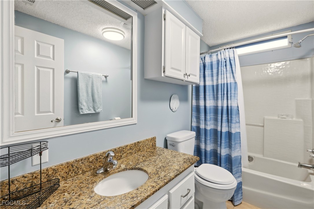 2 Bed ManufacturedHome for Sale in North Fort Myers, FL — photo 22