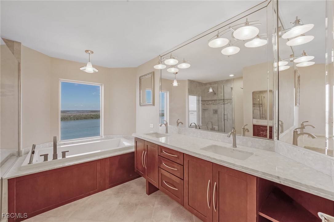 2 Bed Waterfront Home for Sale in Waterside At Bay Beach, photo 22