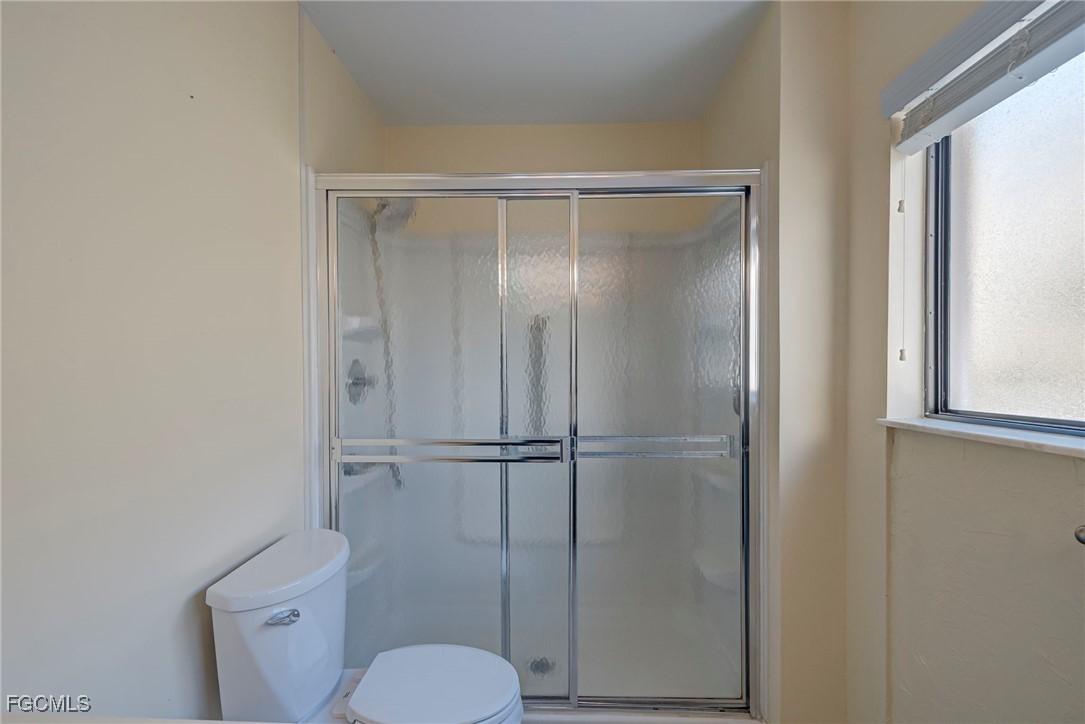 2 Bed Waterfront Home for Sale in Fort Myers, photo 22