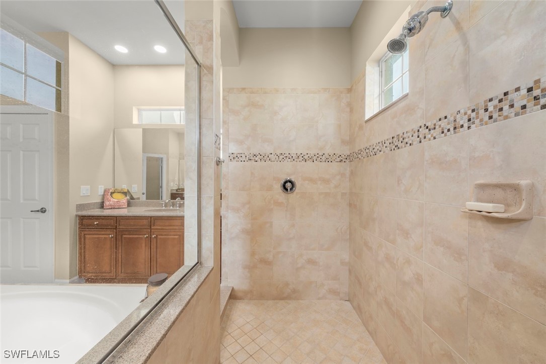 3 Bed Pool Home for Sale in Hollybrook, photo 22