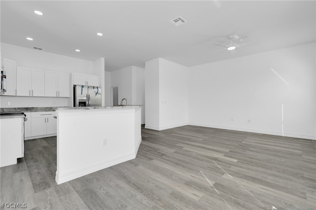 3 Bed SingleFamilyResidence for Sale in Lehigh Acres, photo 22
