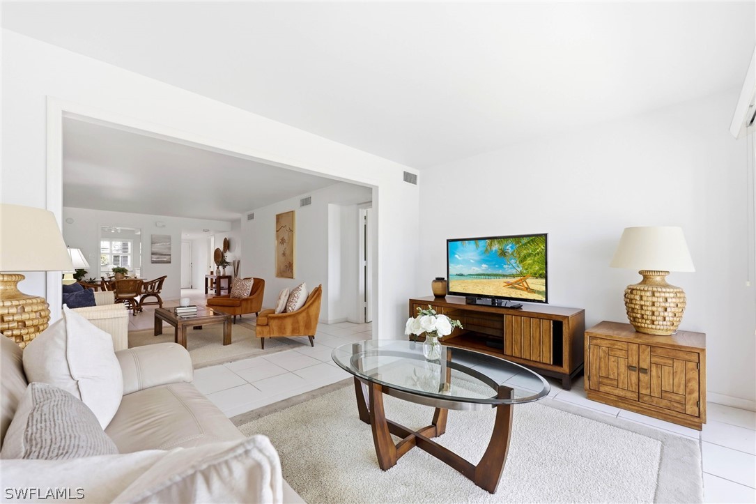 2 Bed Condominium for Sale in Naples, photo 22