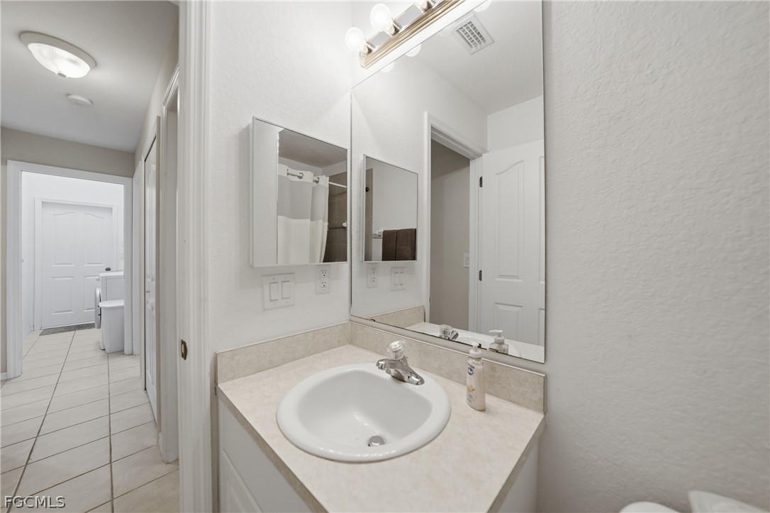 3 Bed SingleFamilyResidence for Sale in Cape Coral, photo 22