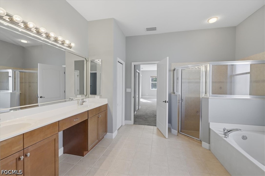 4 Bed SingleFamilyResidence for Sale in Stoneybrook, photo 22
