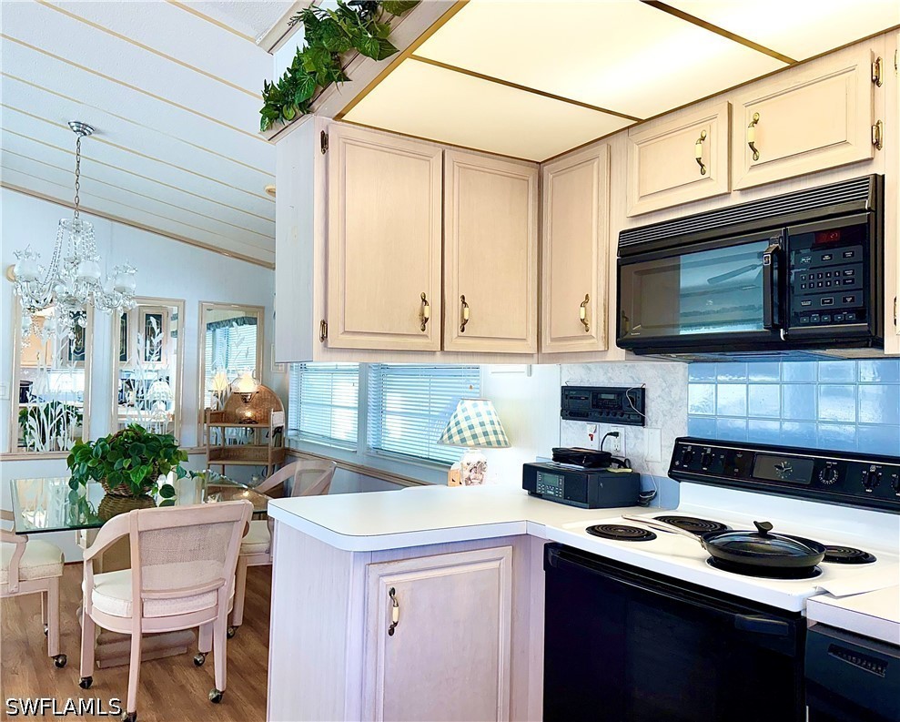 1 Bed ManufacturedHome for Sale in Naples, FL, $135,000 — photo 22