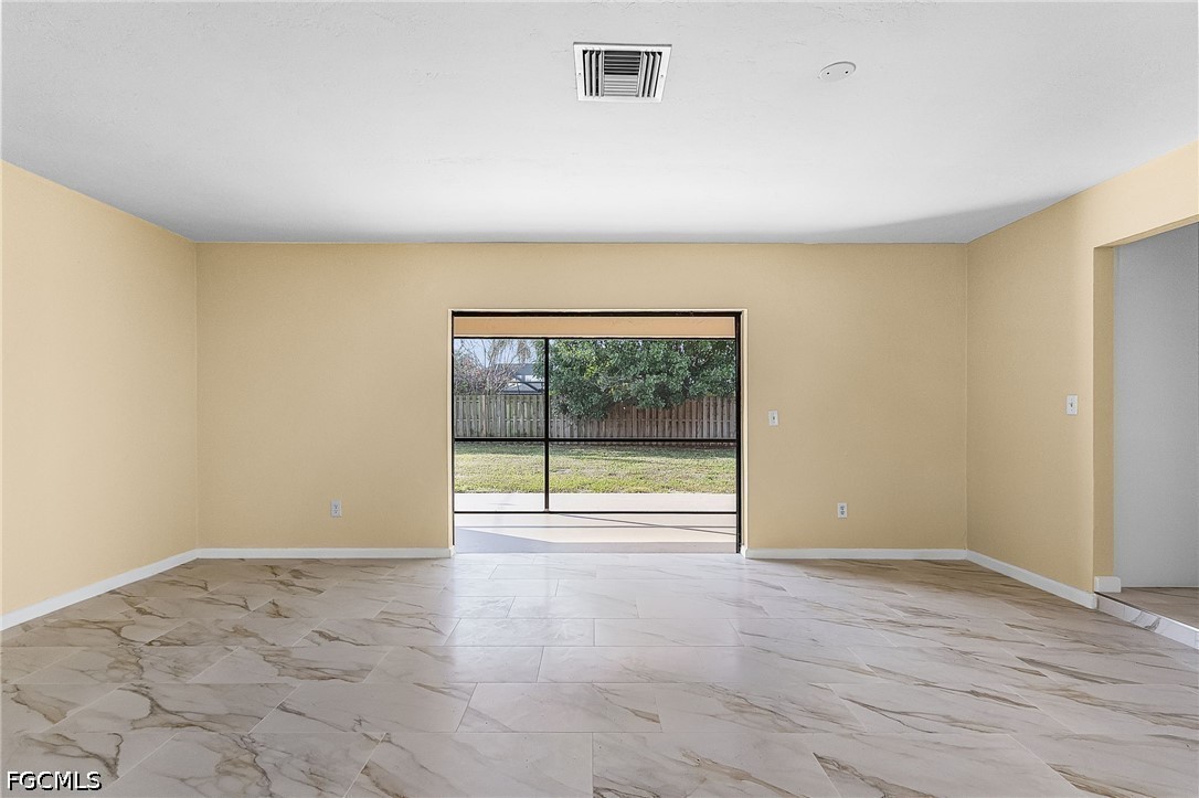 3 Bed SingleFamilyResidence for Sale in Cape Coral, photo 22
