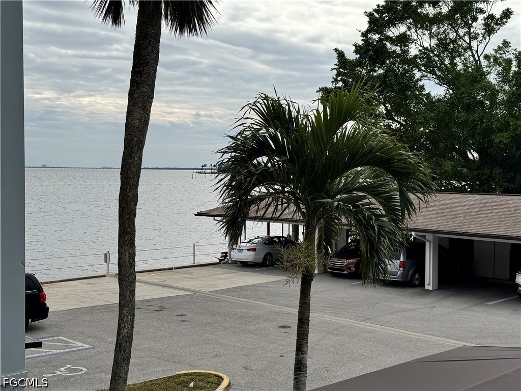 1 Bed Waterfront Home for Sale in Schooner Bay, photo 22