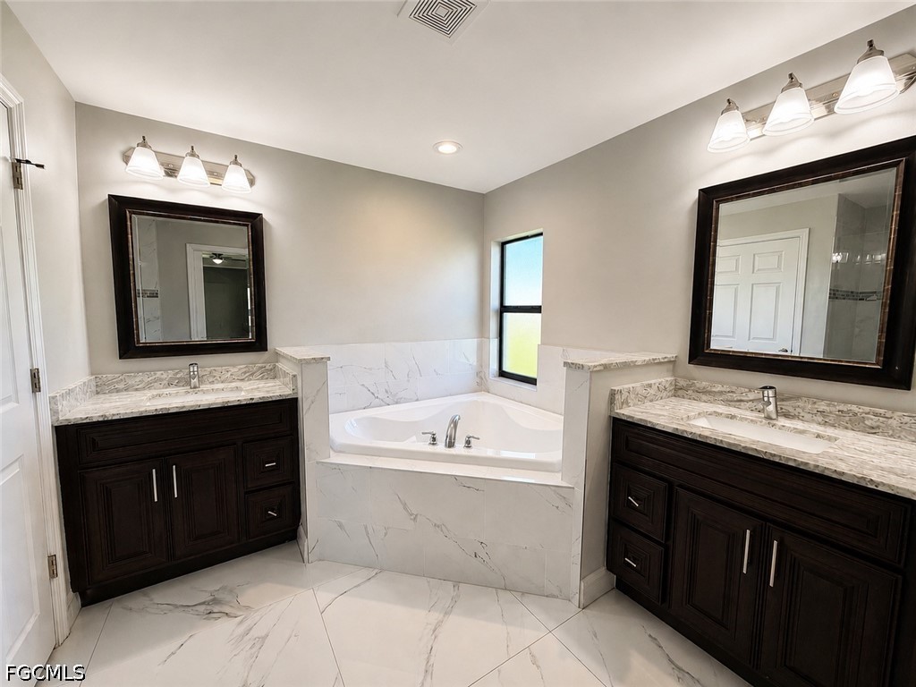 4 Bed SingleFamilyResidence for Sale in Lehigh Acres, photo 22