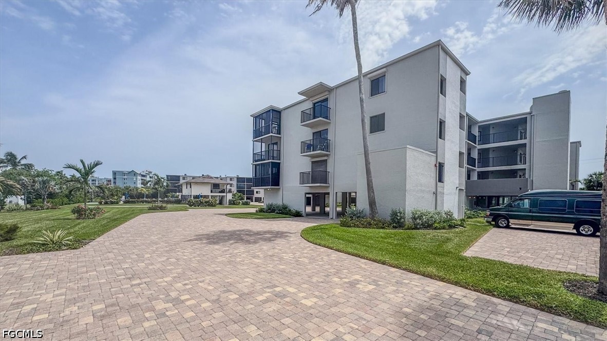 2 Bed Condominium for Sale in Fort Myers Beach, FL, $299,000 — photo 22