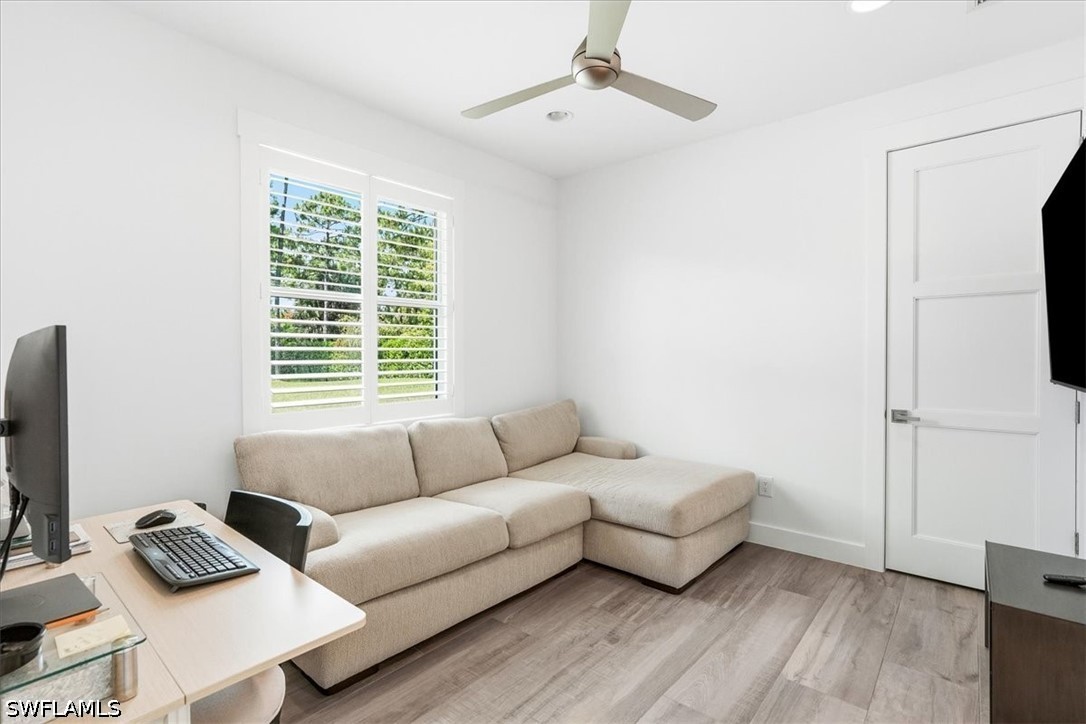4 Bed SingleFamilyResidence for Sale in Naples, photo 22